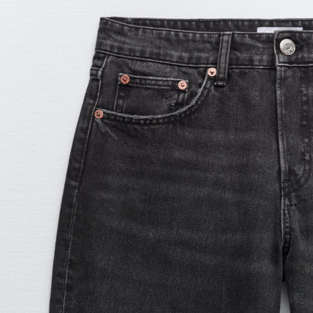 STRAIGHT LEG JEANS